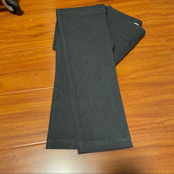 RW&Co Dark Grey Dress Pants. Jegging feel. Straight leg. Size XS. - Picture 2 of 3